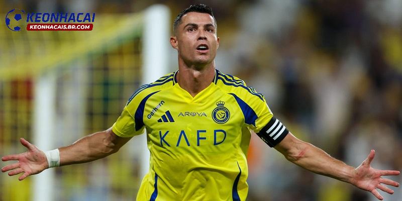 Ronaldo đang là cầu thủ hưởng lương cao nhất thế giới hiện nay
